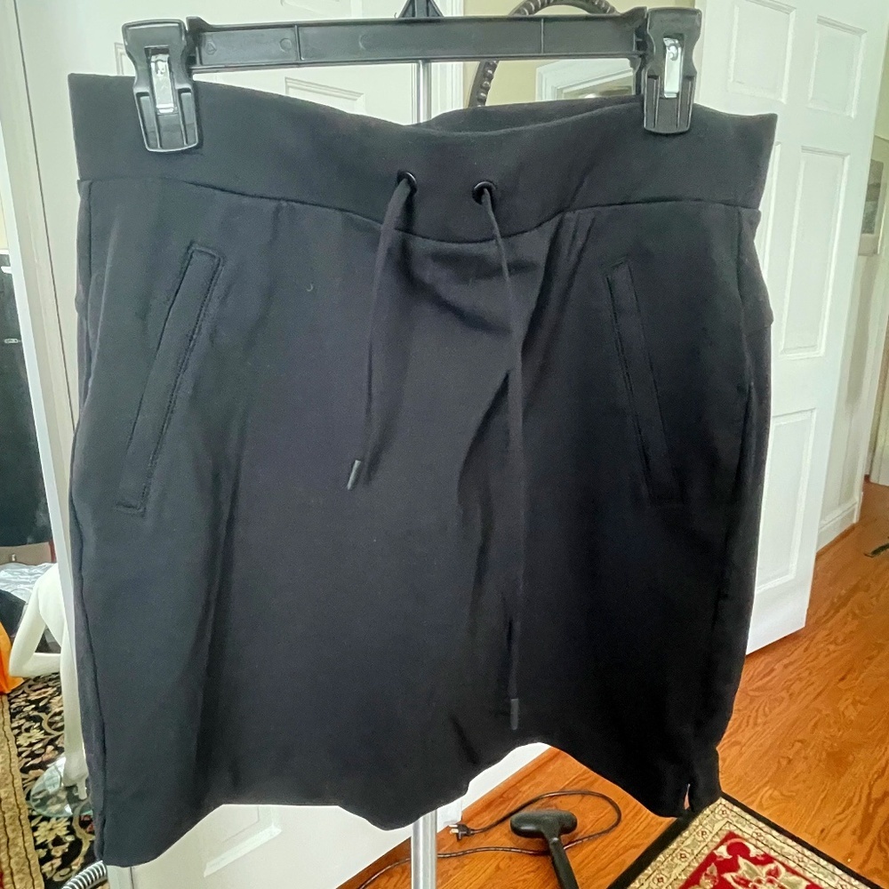 M36 - Athleta Black Skort Small, Tall